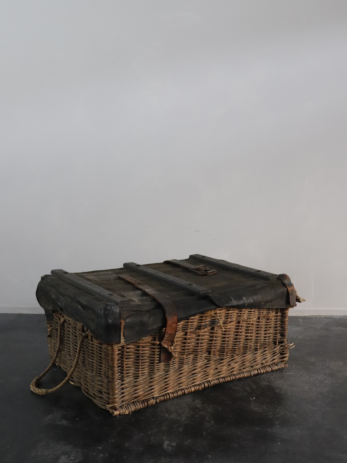 basket, trunk, france