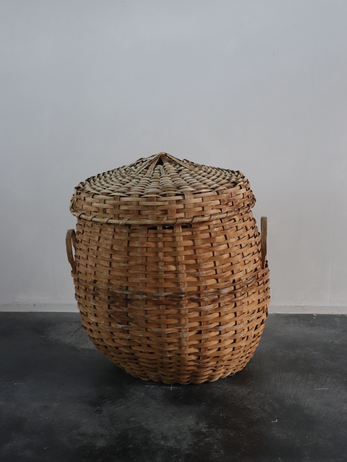 1930's, usa, ash basket