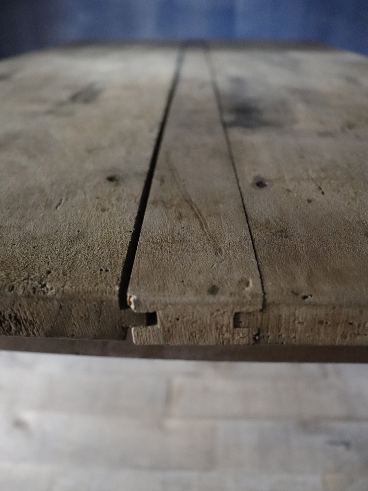 france, pine wood, table