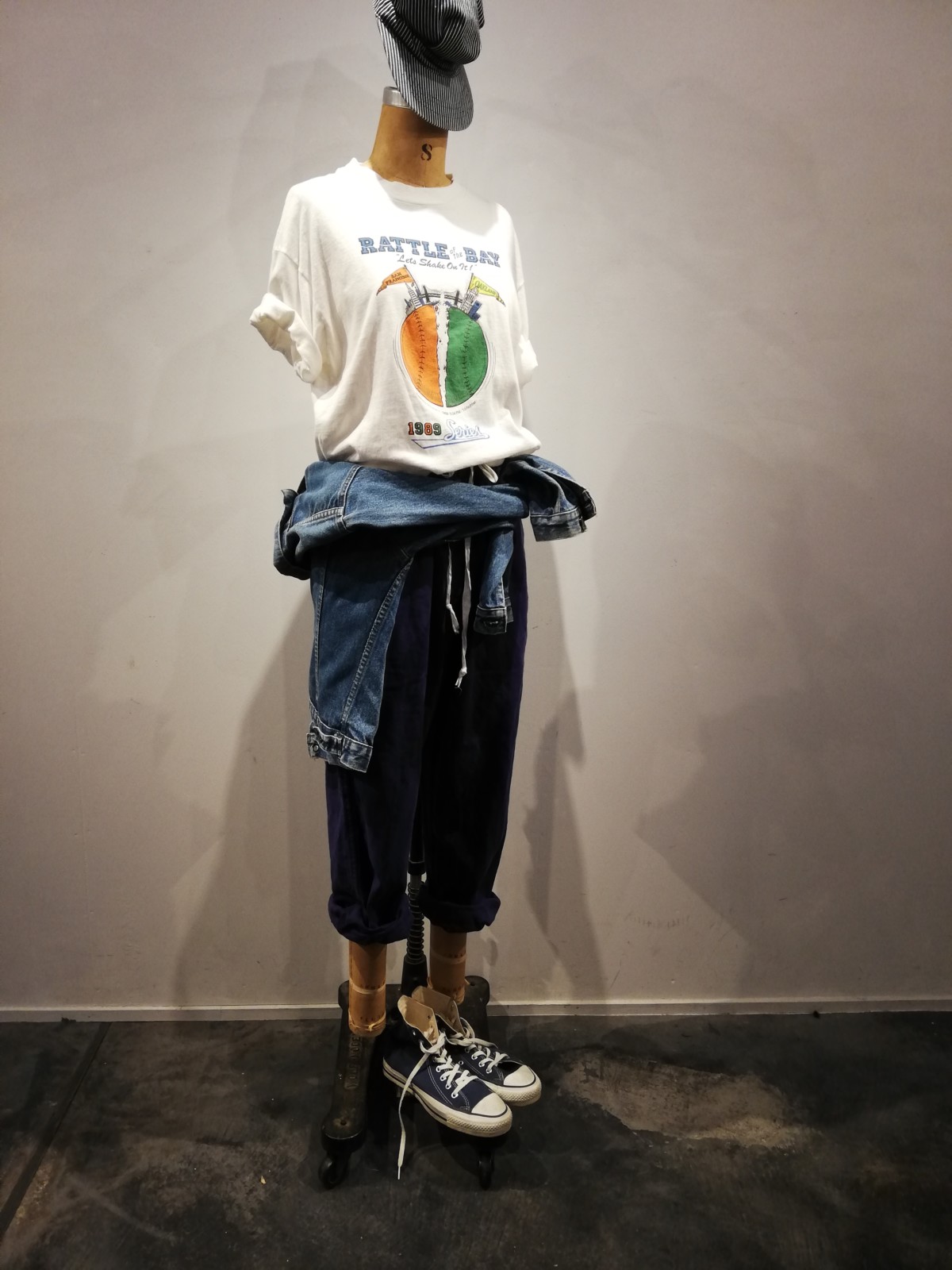 Levis denim jacket, French work pants,Converse all star shoes,