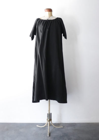Black-dyed ,one-piece, french linen