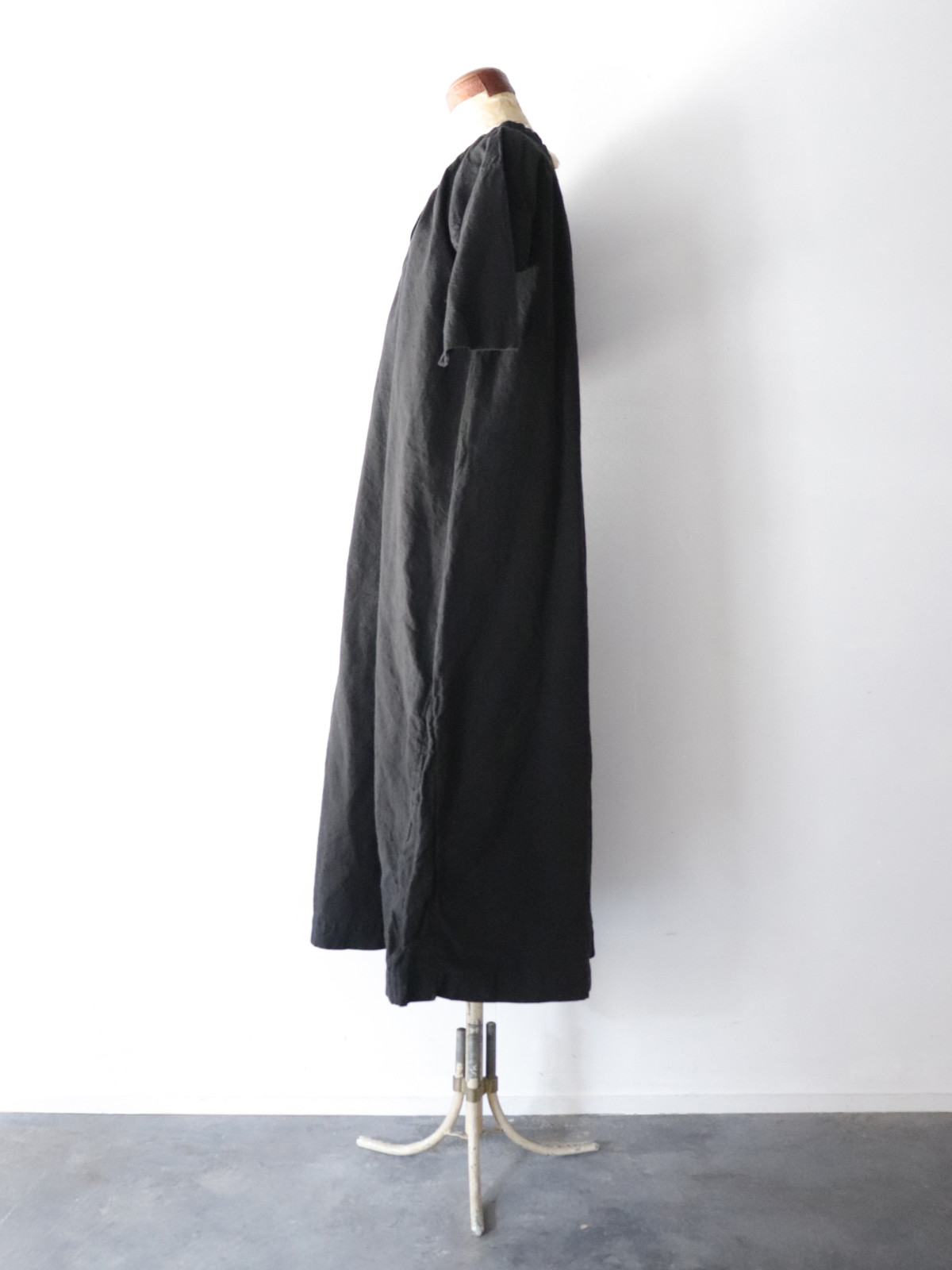 Black-dyed , french linen fabric, one-piece