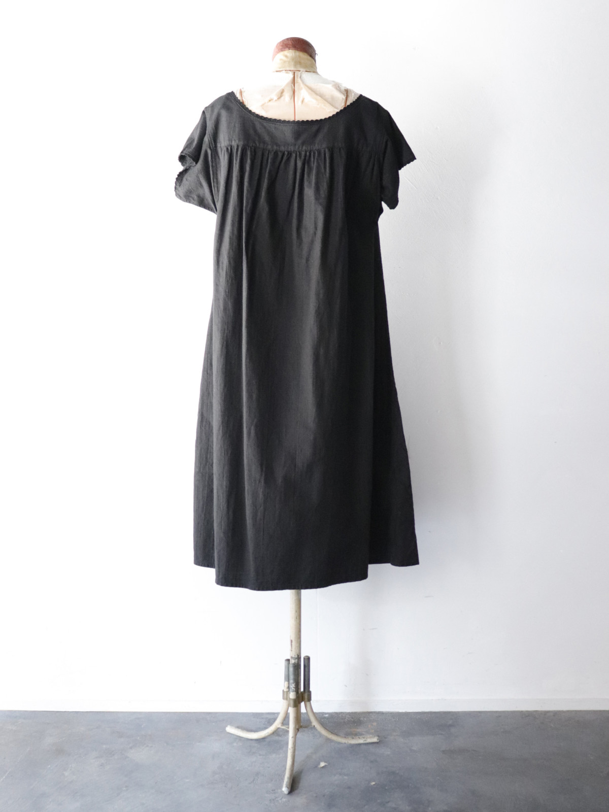 Black-dyed ,one-piece, europe