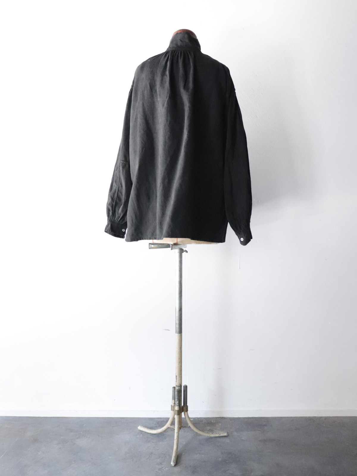 Black-dyed , french linen, blouse