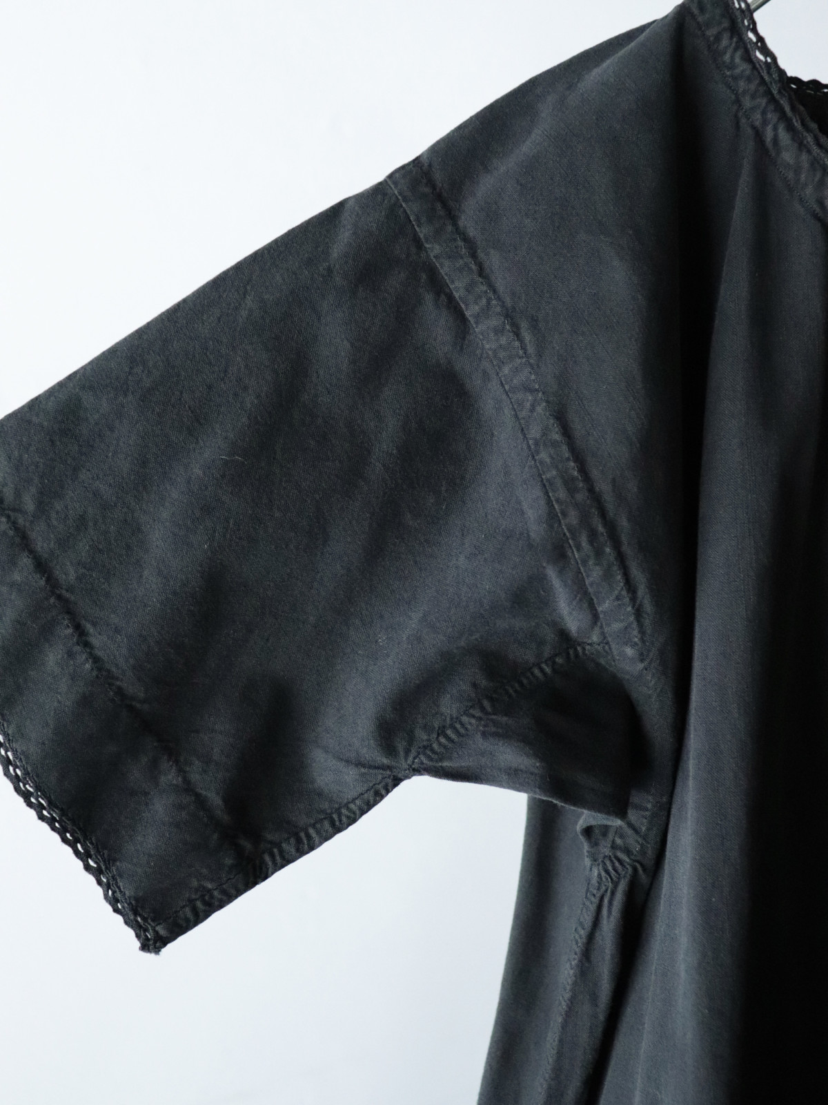 Black-dyed ,one-piece, french linen