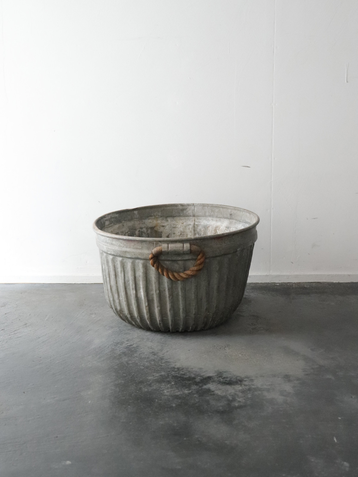 galvanized bucket,USA,vintage