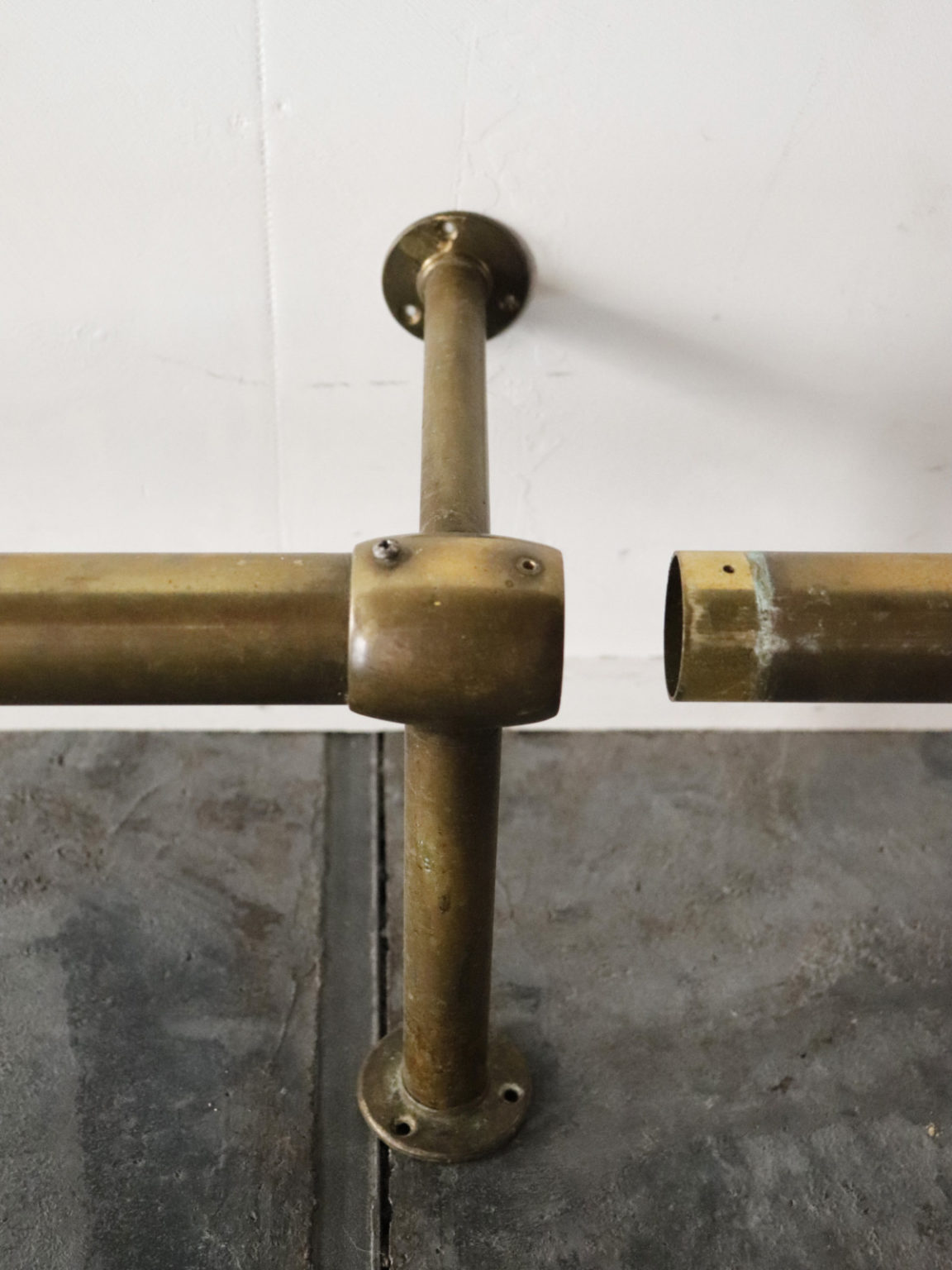 Vintage brass bar foot rail BROWN. 京都 二条新町の生活雑貨店