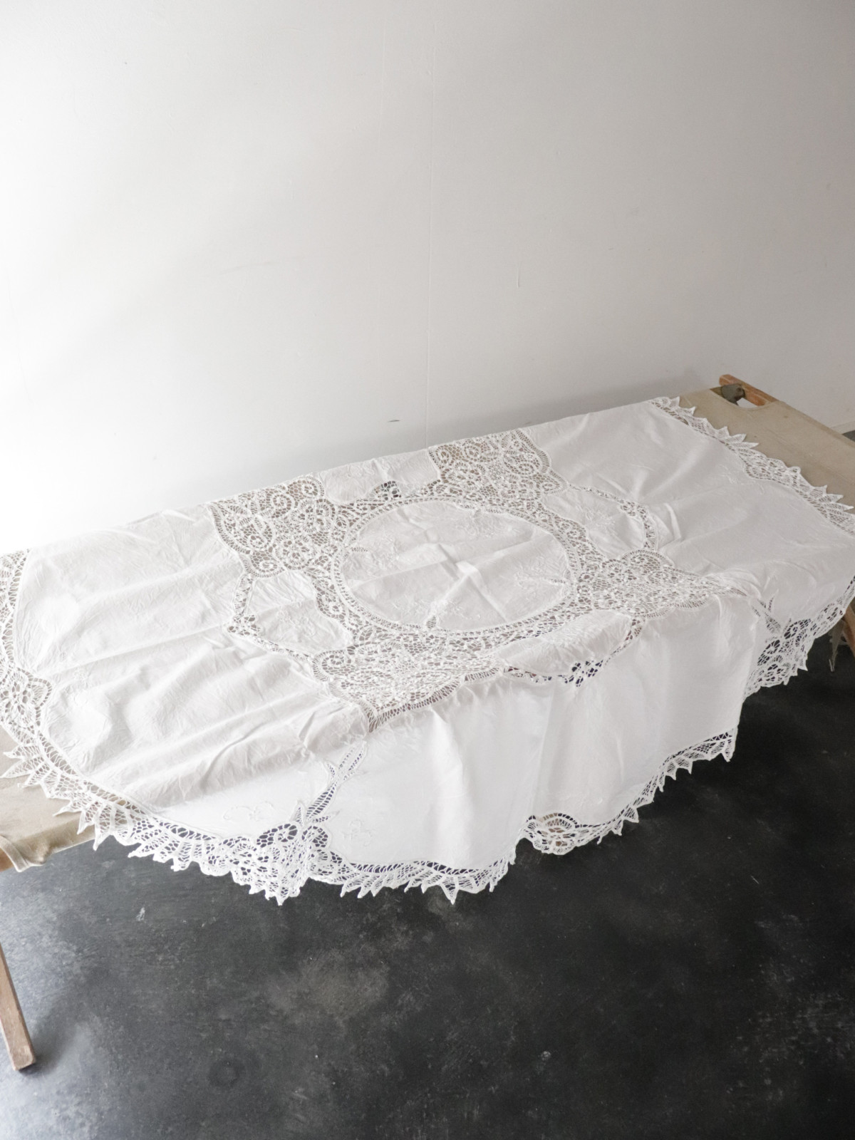 vintage,cotton,torchon lace,France,table cloth