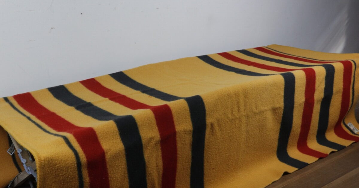 40s Earlys Witney point ビンテージ 大判 ブランケット MG_3722-1200x630.jpg