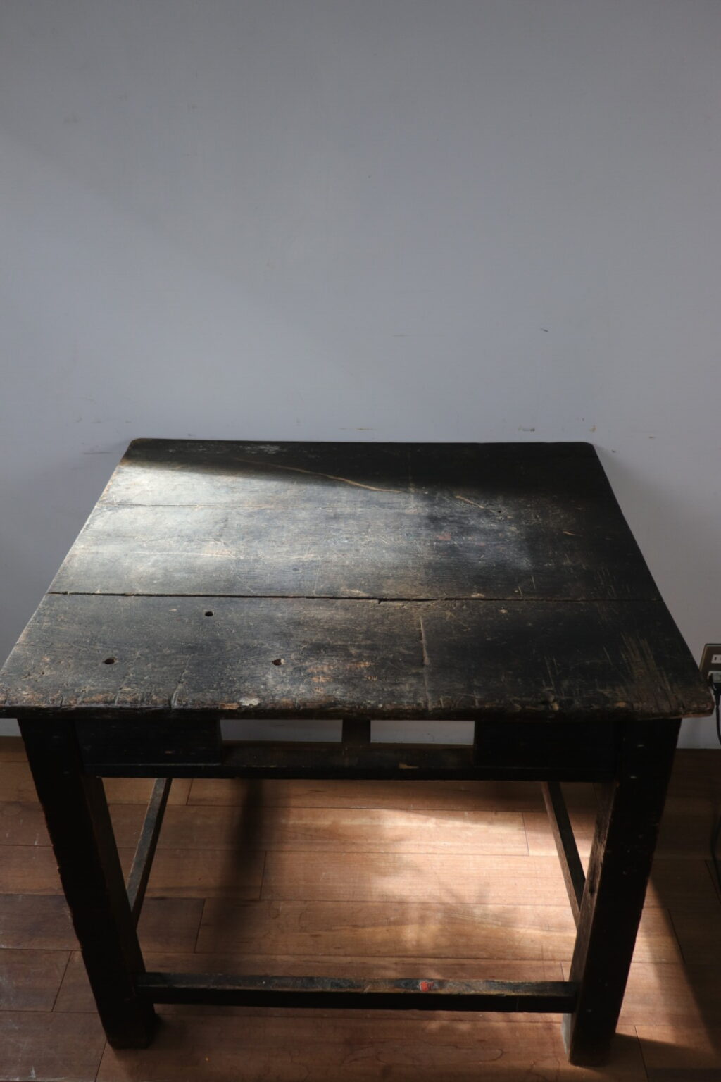 Antique French wood black work table BROWN. 京都 二条新町の生活雑貨店