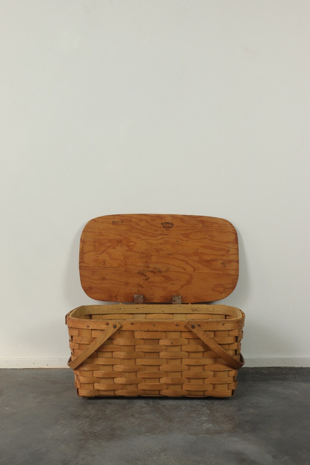 vintage,picnic basket,splint basket,PETERBORO,USA
