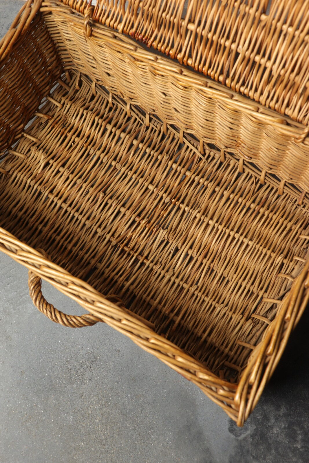 vintage ,wicker basket trunk,USA,