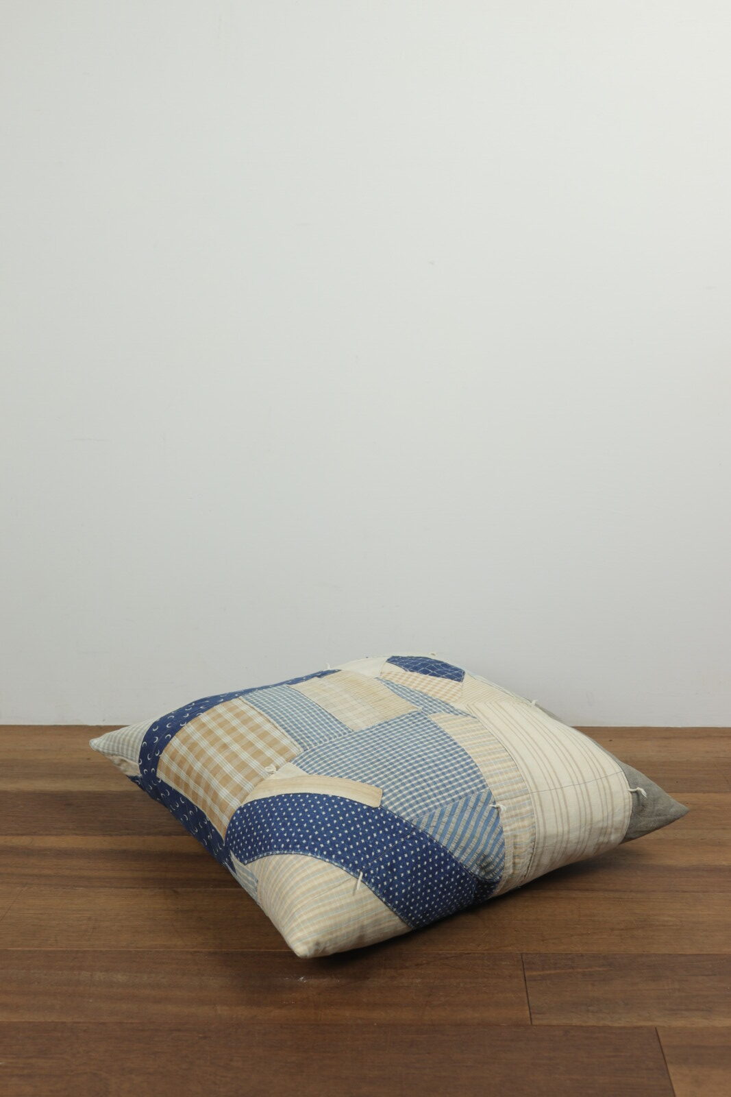 vintage,crazy quilt,cushion,BROWN.remake,indigo fabric,USA