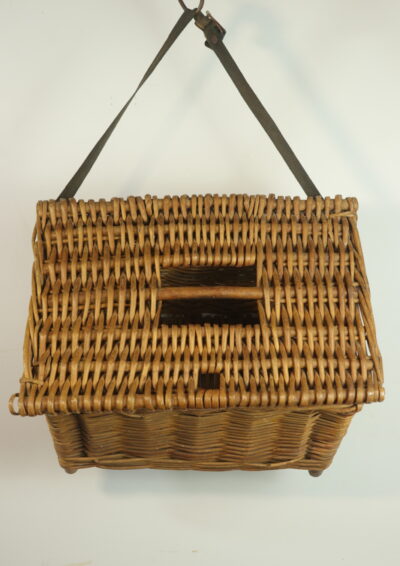fishing basket,England,wicker basket,vintage