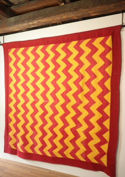 1900's,amish quilt,streaks lighting pattern,antique quilt,USA