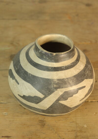 native american pottery,vintage pottery,Anasazi pot,dancing shadow pattern vase