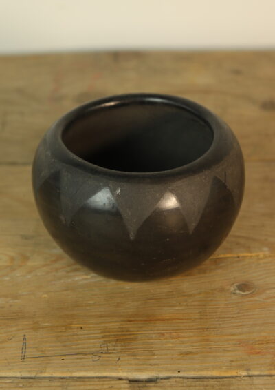 native american pot,Santa Clara pottery,vintage,USA